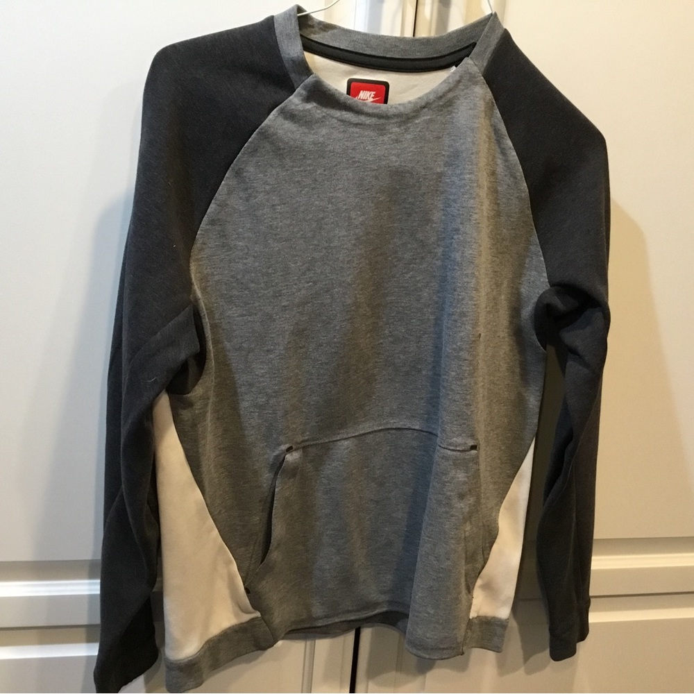 Nike sweatshirt tricolor, gently used
